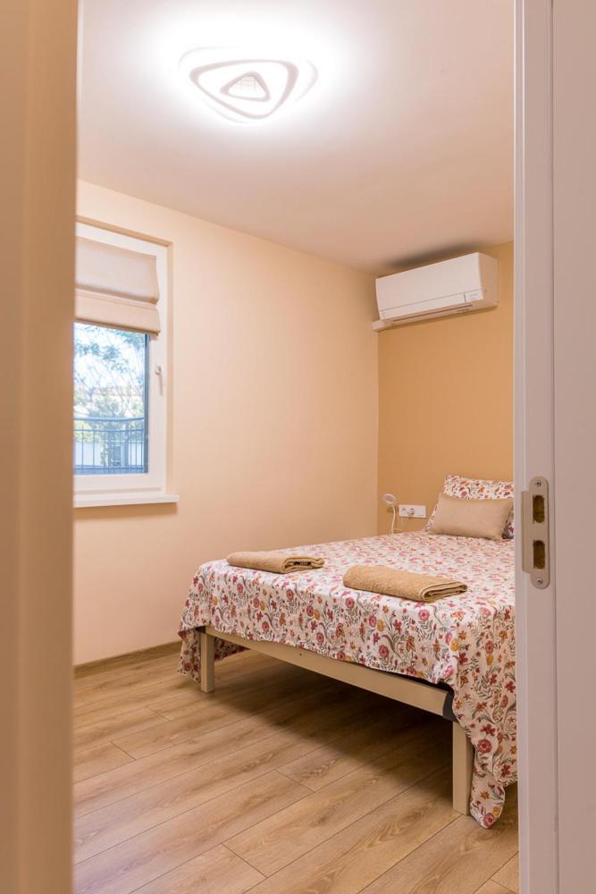 Comfy Home In The Heart Of Бургас Екстериор снимка
